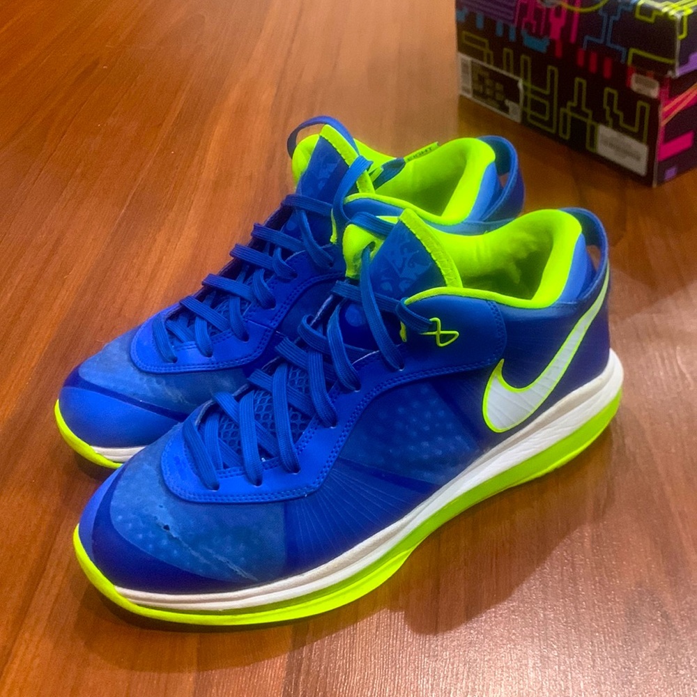 Lebron 8 Low Sprite. Amazing looking pair of hoops shoe, good shock absorbers